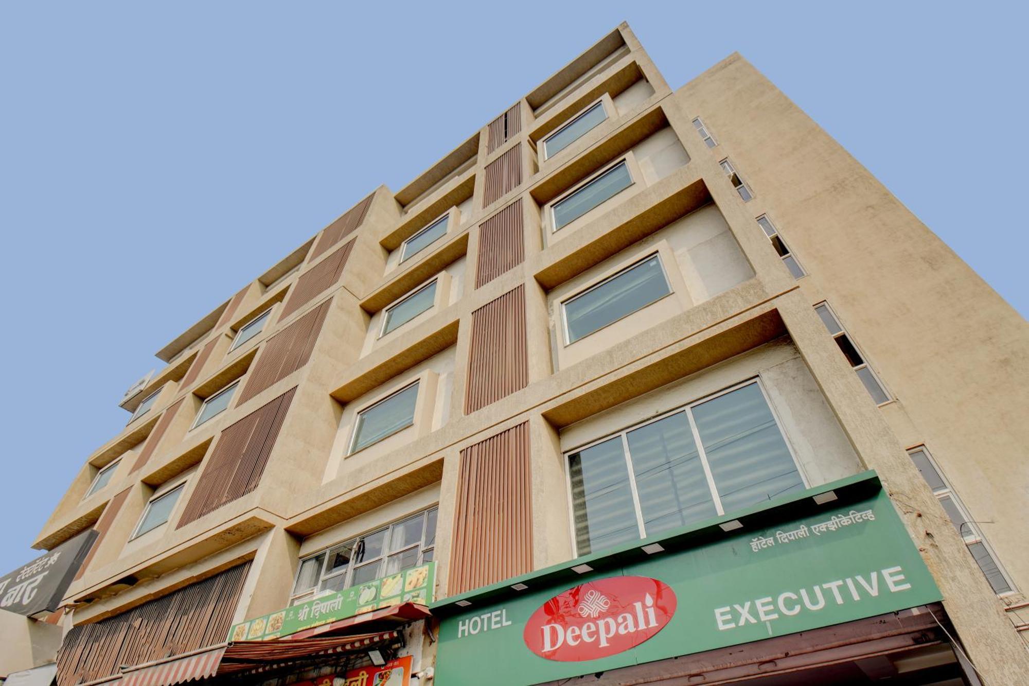 Hotel Deepali Executive Aurangabad  Exterior foto